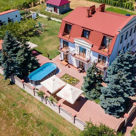 Dom Fedorovyh Hotel Sergeyevka Exterior photo