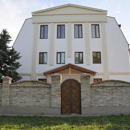 Dom Fedorovyh Hotel Sergeyevka Exterior photo