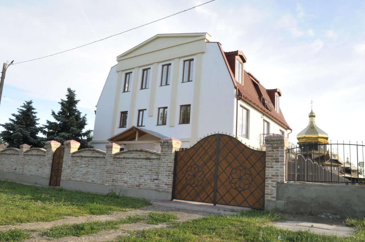 Dom Fedorovyh Hotel Sergeyevka Exterior photo
